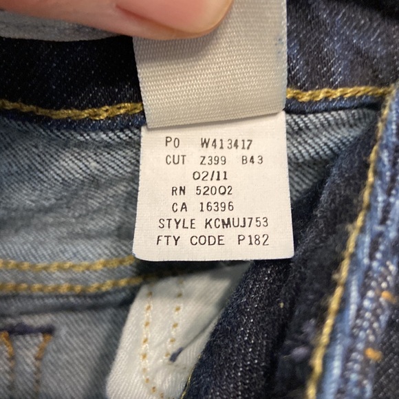 DKNY Jeans size 10 inseam 32” BNWOT darker wash jeans - Picture 11 of 16